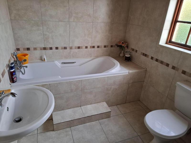 7 Bedroom Property for Sale in Riverton Western Cape